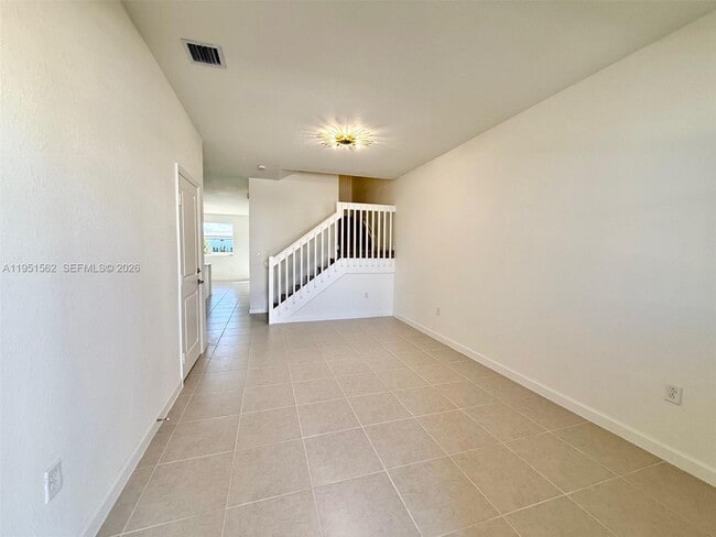 Building Photo - 2767 SE 25th Ave