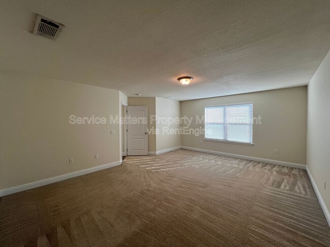 Building Photo - 7037 Season Dr