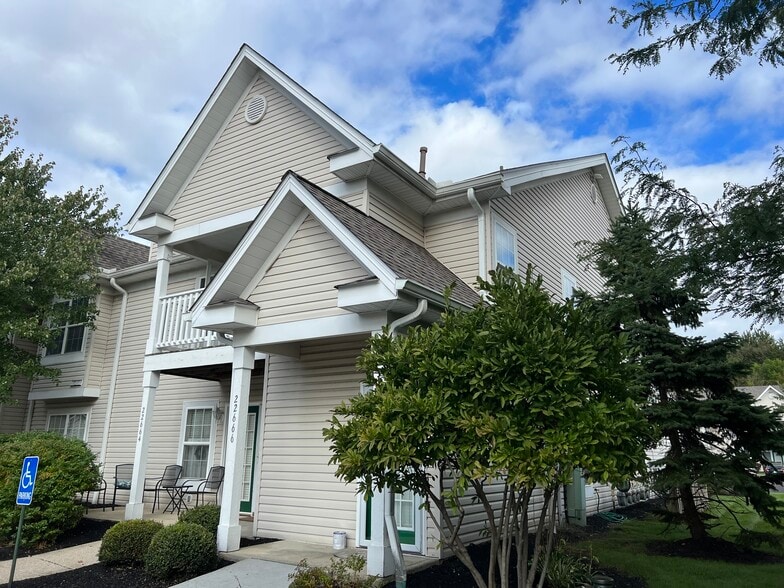 Building Photo - 22666 Lenox Dr