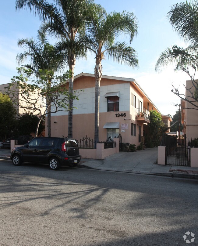 Primary Photo - 1346 N Las Palmas Ave