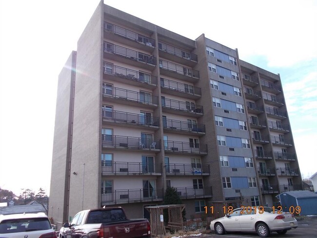 Building Photo - 126 W Church St