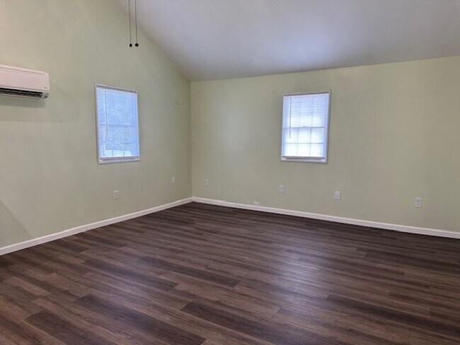 Building Photo - 153 Fisher Ave