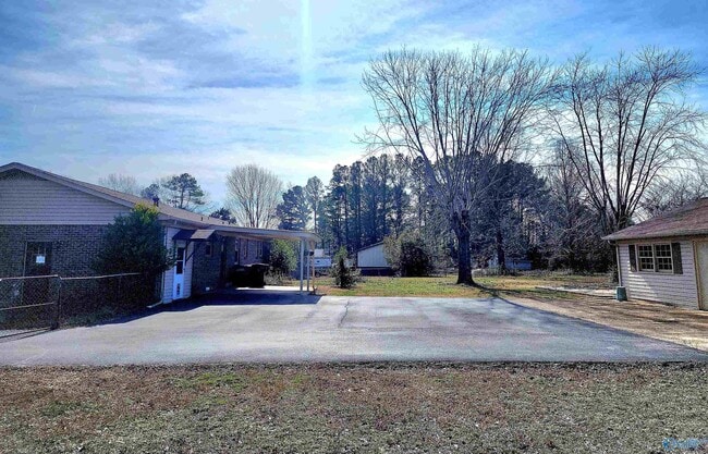 Building Photo - 6107 Trailwood Dr