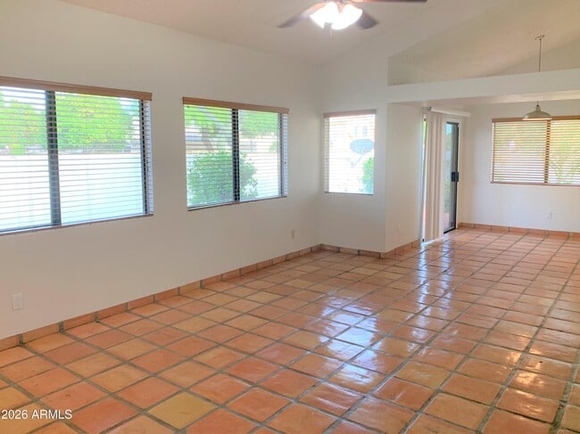 Building Photo - 4667 W Harrison St