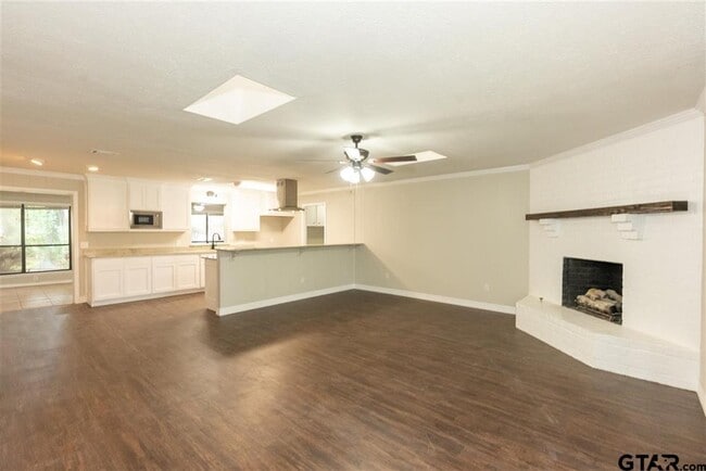 Building Photo - 903 Joel Dr