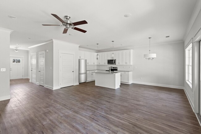 Building Photo - Brand New Luxury Townhome