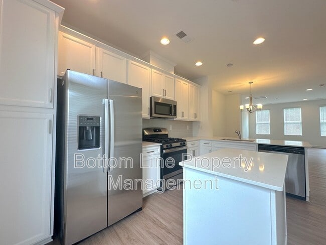 Building Photo - 2145 Noble Townes Wy