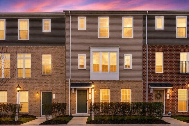 Building Photo - 210 Gress Rd