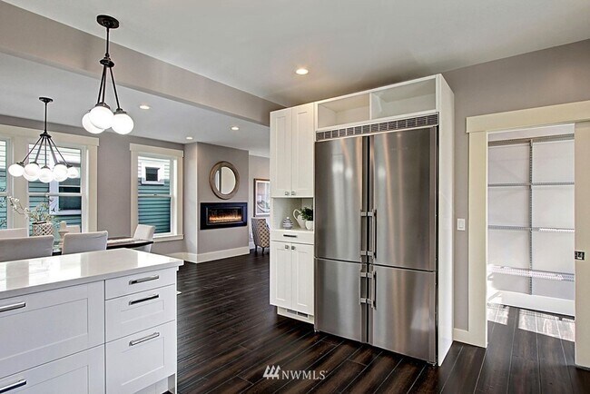 Building Photo - Spacious 5BR 3.5BA Home in Ravenna – Garage, Fenced Yard, A/C