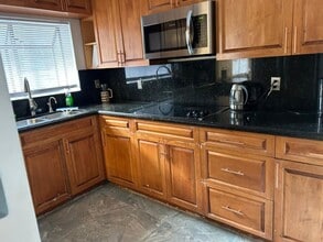 Building Photo - 7690 Lago Del Mar Dr