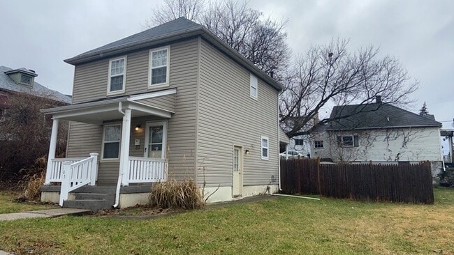 Building Photo - 105 Oaklawn Ave.