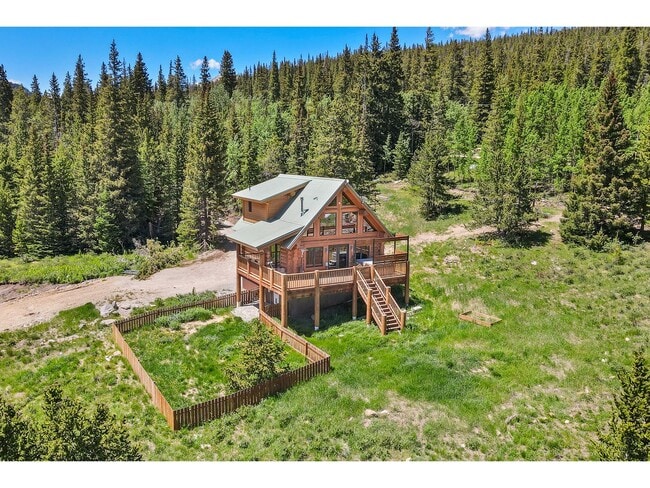 Building Photo - Beautiful Home on 10 Acres