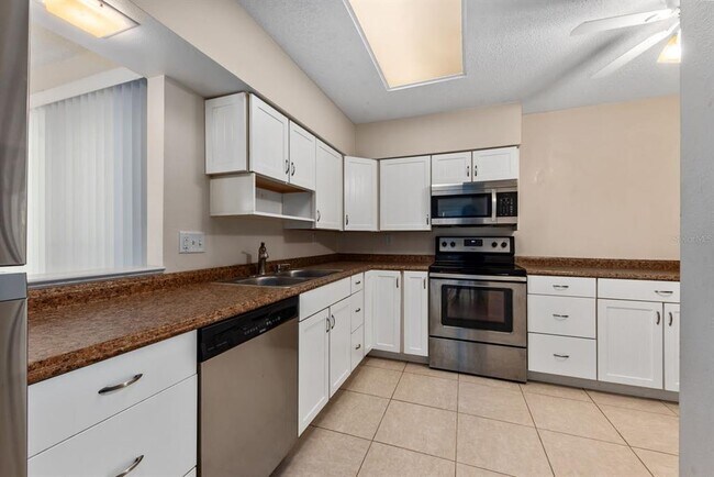 Building Photo - 2232 Bahia Vista St