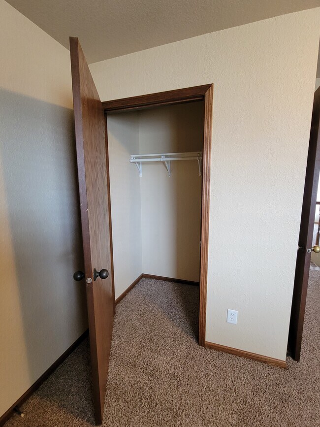 Building Photo - 2224 Bluegill Ave