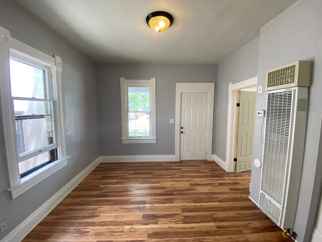 Building Photo - 8 E Fountain Blvd