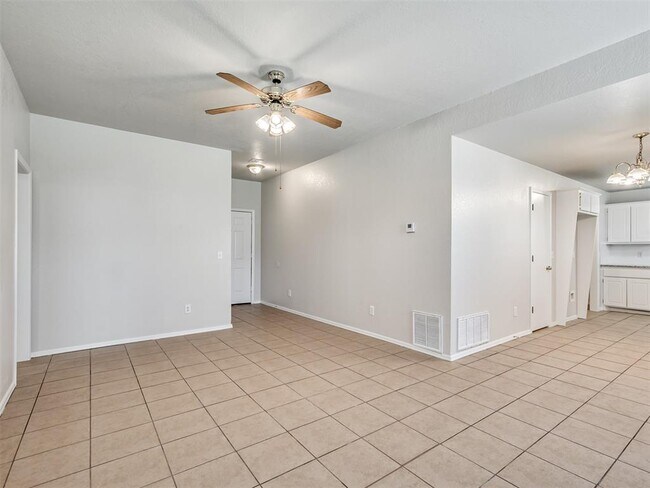 Building Photo - 949 N Windermere Dr