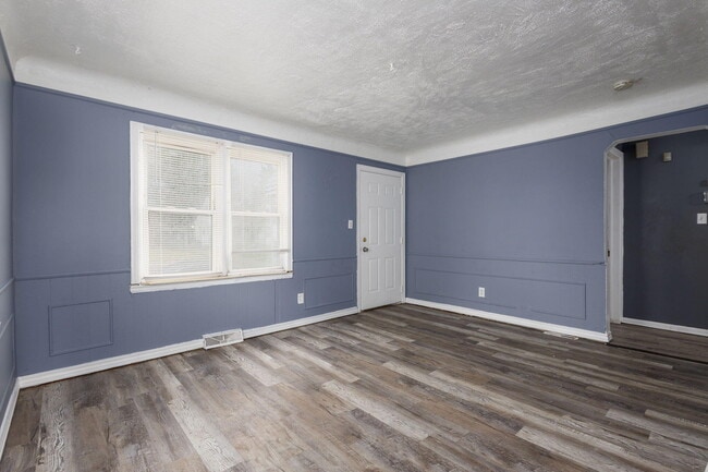 Building Photo - 19435 McCormick St