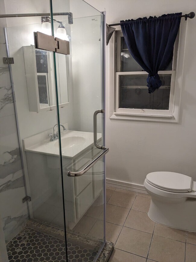 1st Level Bath RM - 3832 Church Rd