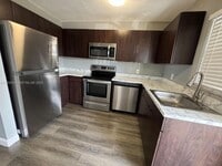 Building Photo - 617 Ixoria Ave