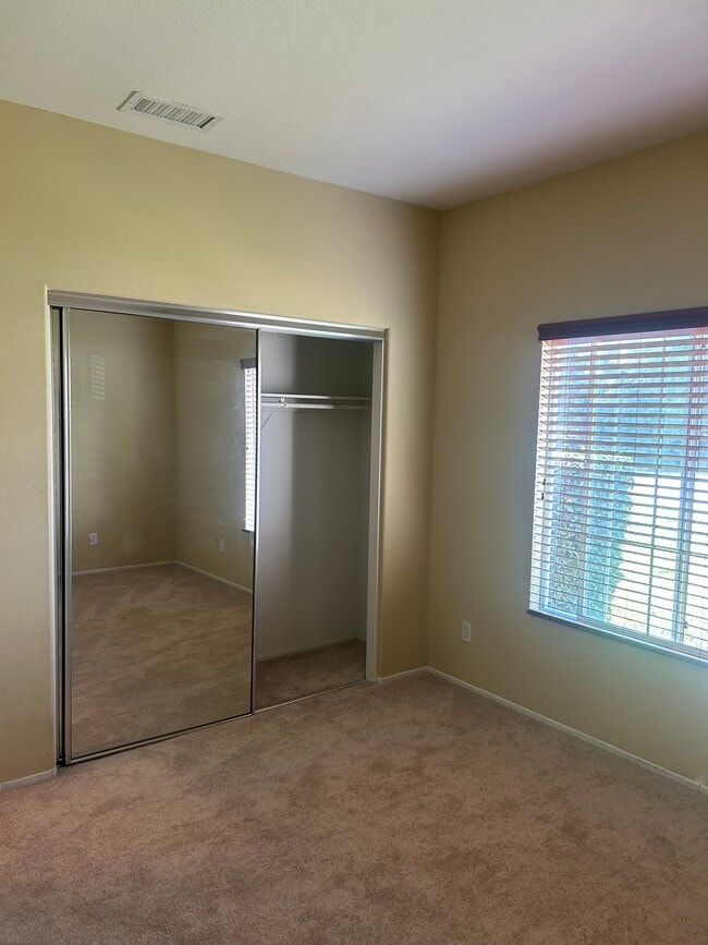 Building Photo - 1000 Driftwood Cir