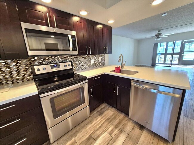 Building Photo - 509 Meadow Ln