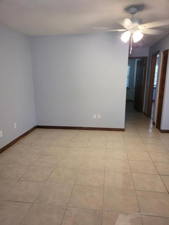 Building Photo - 2701 NE 10th St