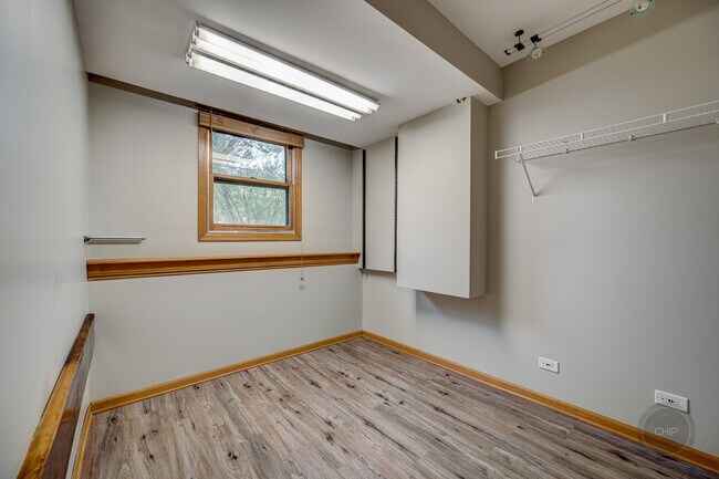 Building Photo - 4 N Birchwood Dr
