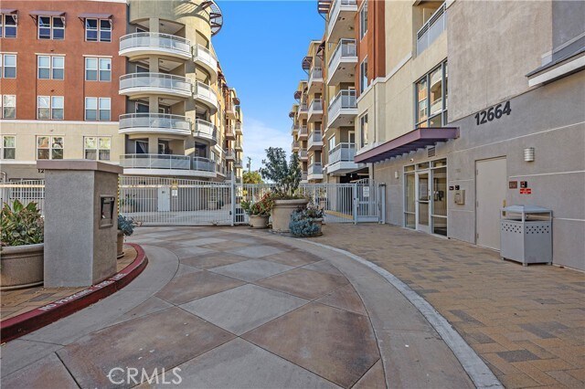Building Photo - 12664 Chapman Ave