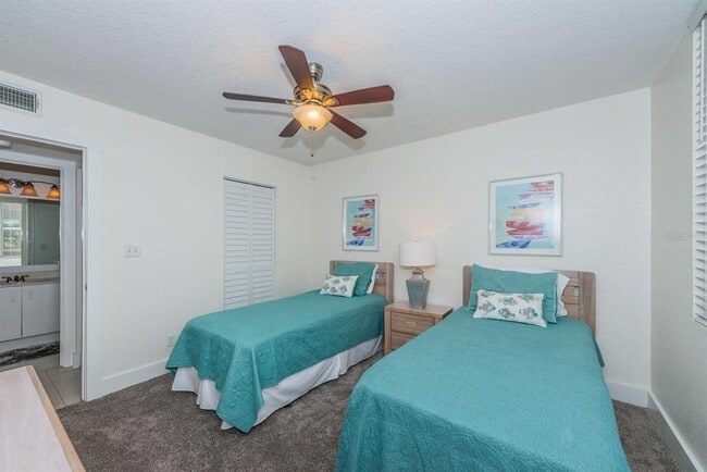 Building Photo - 6083 Bahia Del Mar Cir N