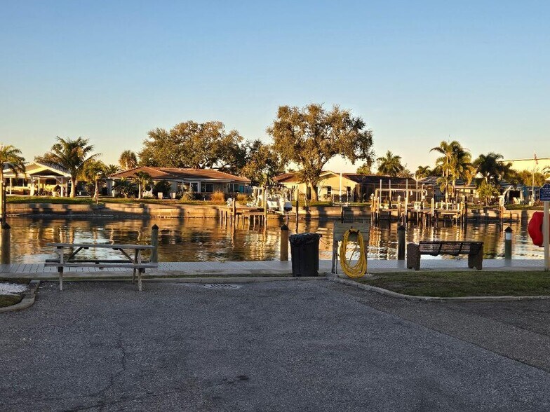 Building Photo - 4908 38th Way S