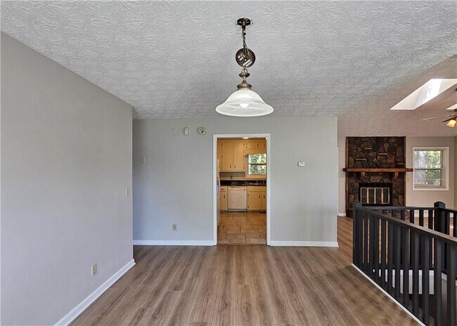 Building Photo - 5530 Deerfield Pl