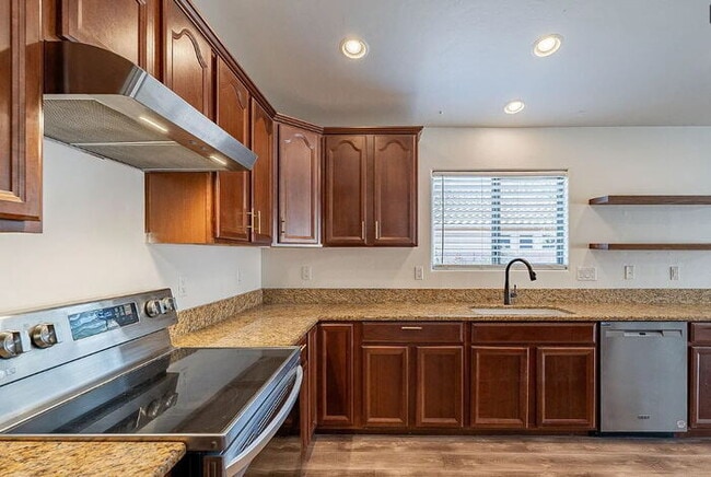 Building Photo - Madera Highlands