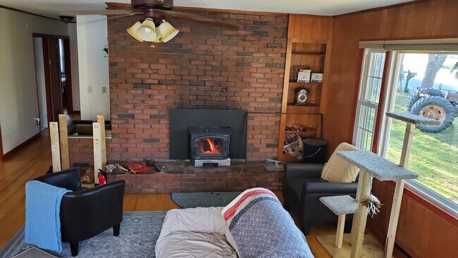 Living room - 6 Webster Ave