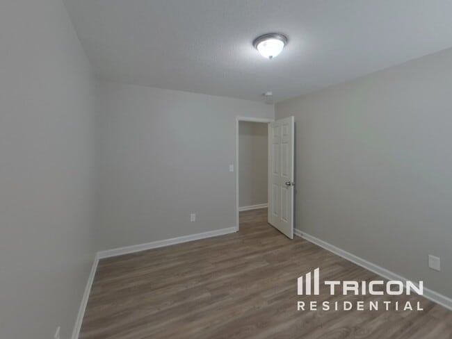Building Photo - 1312 Waverly Pl Dr