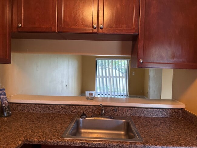 Building Photo - 4207 Lakeside Dr
