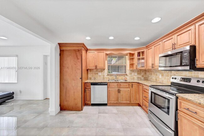 Building Photo - 4530 SW 54th St