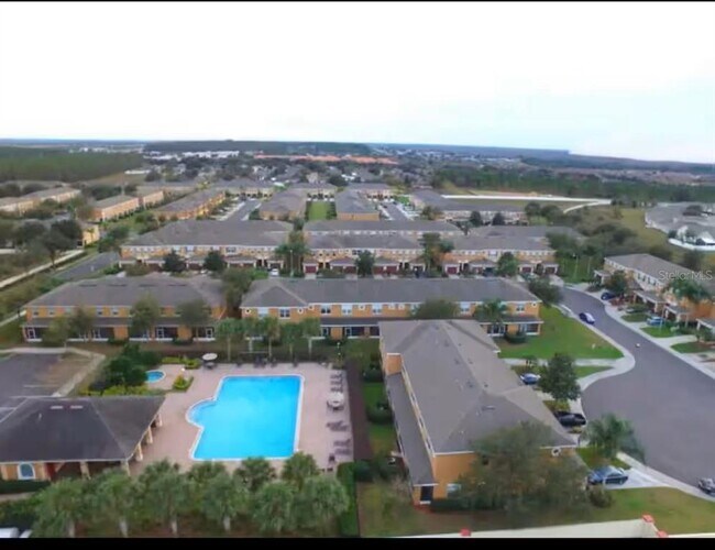 Building Photo - 326 Chelsea Dr