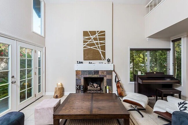 Building Photo - 4BR/3.5BA Home In Encinitas! Pet Friendly!