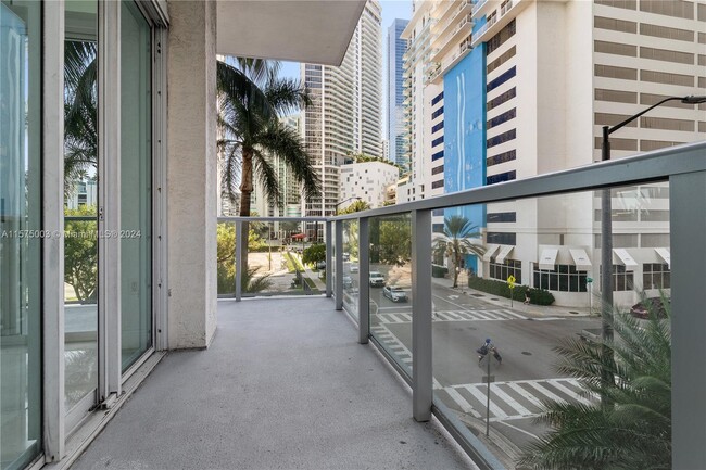 Building Photo - 1155 Brickell Bay Dr