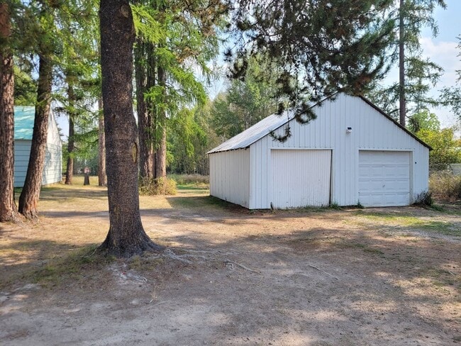 Building Photo - Great 3 bedroom, 2 bath home