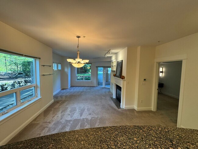 Building Photo - 2bd/1.75ba Issaquah Condo