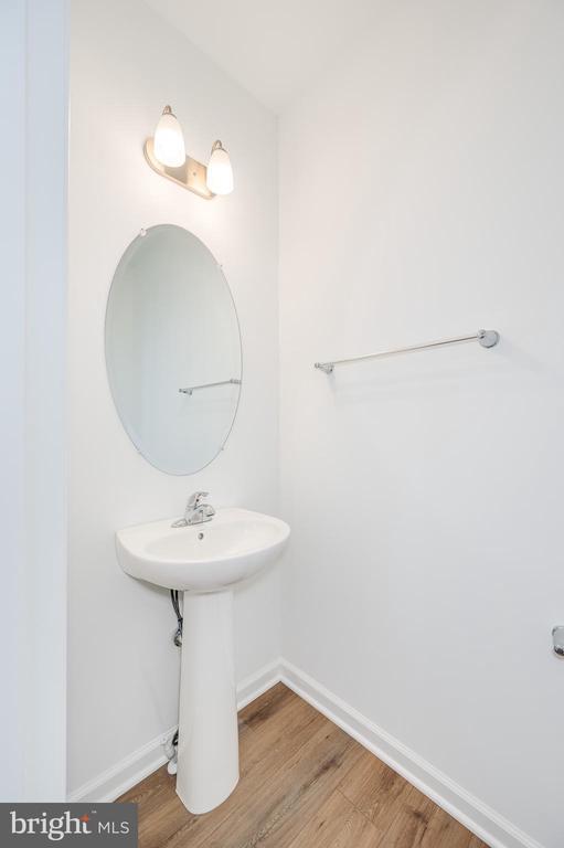 Building Photo - 301 Hillsdale Pl