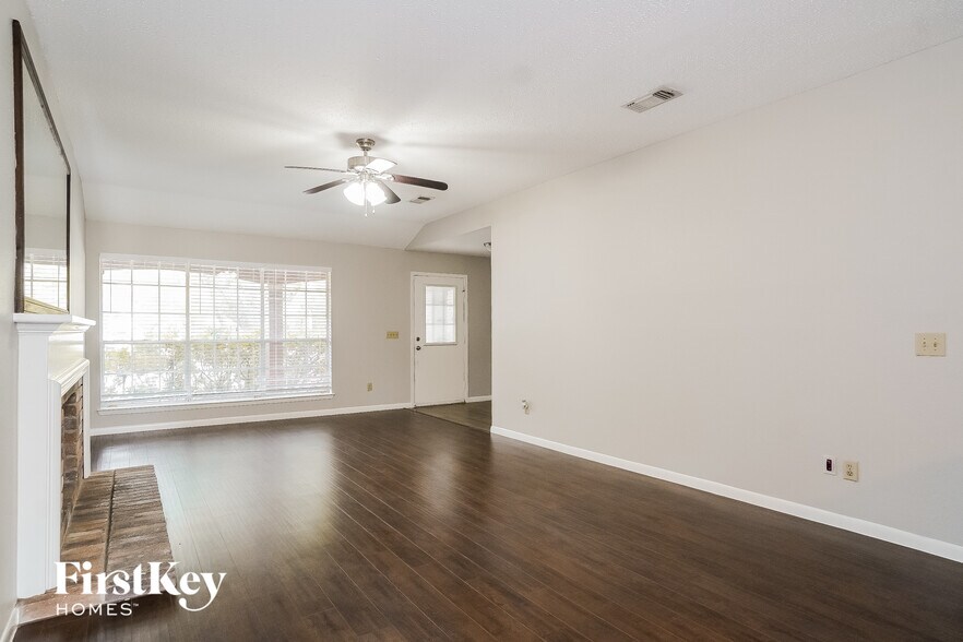 Building Photo - 12234 Yearling Dr