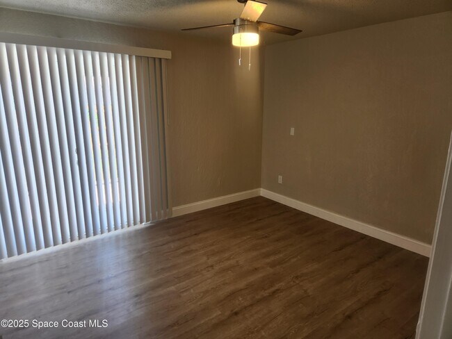 Building Photo - 1345 Lester Ct