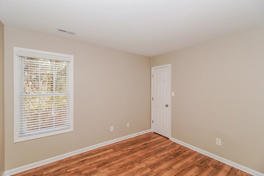 Building Photo - 4005 Planters Watch Dr