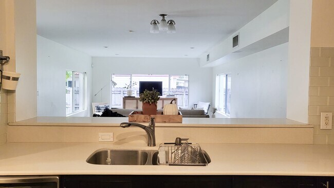 Building Photo - 4000 NW 4th Terrace