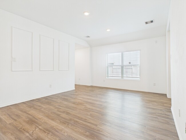 Building Photo - 1300 Winding Willow Dr