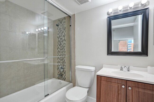 Building Photo - Updated 2 Bed, 2 Bath 1st Floor Condo with...