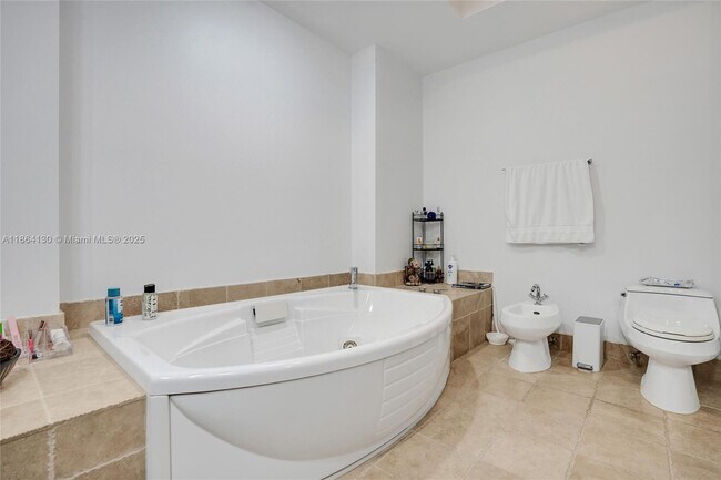 Building Photo - 18201 Collins Ave