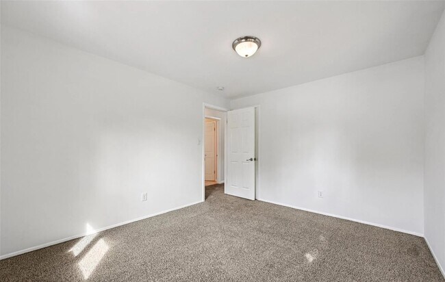 Building Photo - 6781 Quay Ct